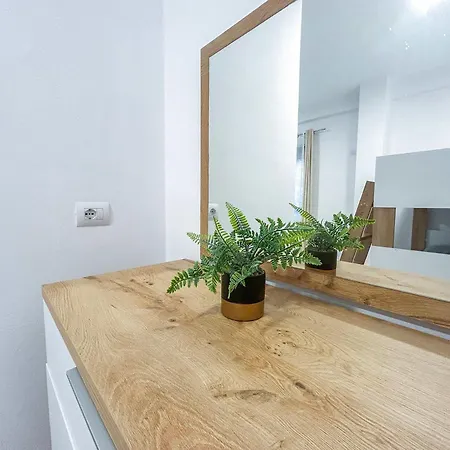 Apartament Mali I Robit *