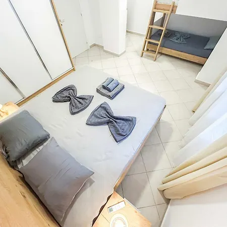 Mali I Robit Apartament *