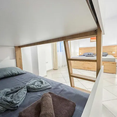 Mali I Robit Apartament