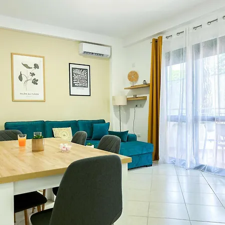 Apartament Mali I Robit *