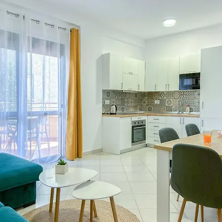 Apartament Mali I Robit