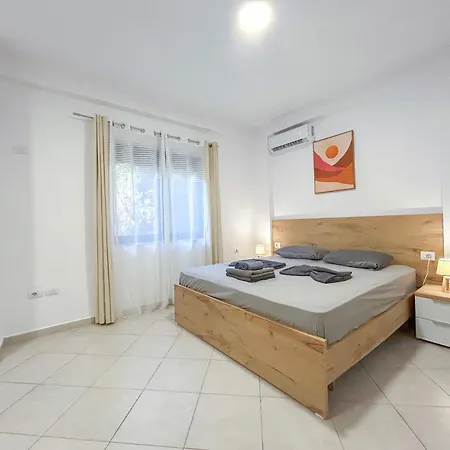 Mali I Robit Apartamento *